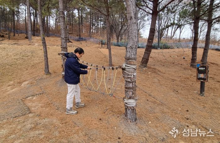 금산군, 동절기 유아숲체험원 안전점검 모습