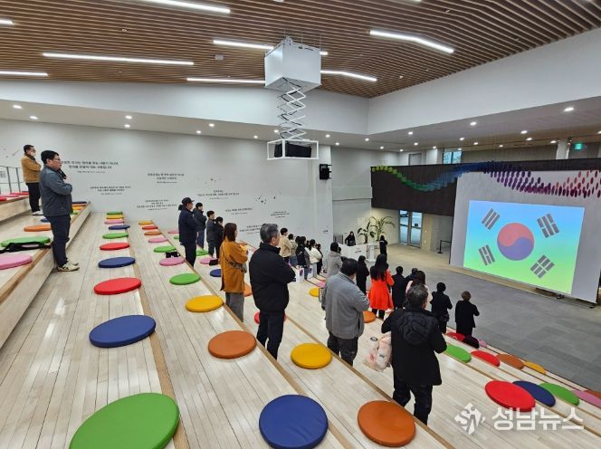 창원특례시, 국적 취득자와 민주주의 역사 함께 되새겨