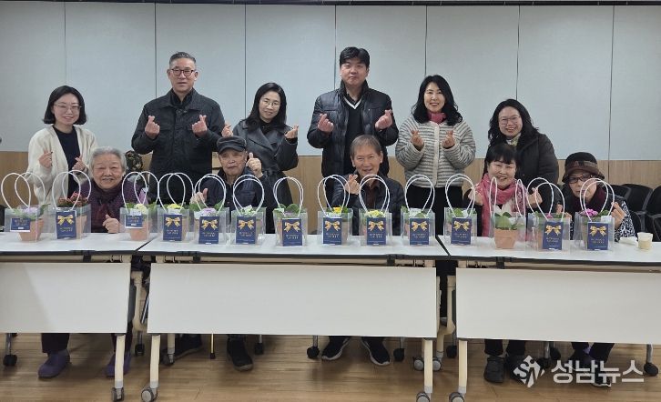 수원시 영통구 원천동 지역사회보장협의체, 홀몸 어르신 정서 지원