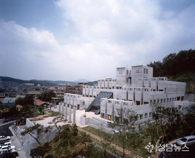 은평구립도서관 전경