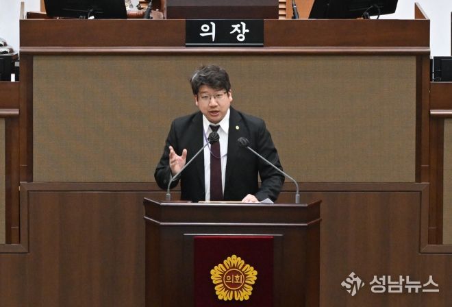 서부선 Reboot 계획을 발표 중인 문성호 의원