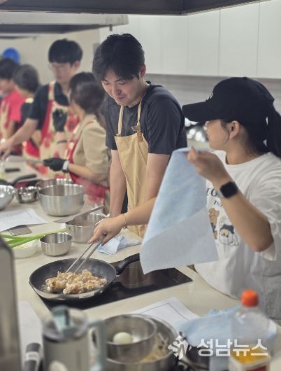 2025년 1인 가구 지원 프로그램(요리) 교육 모습