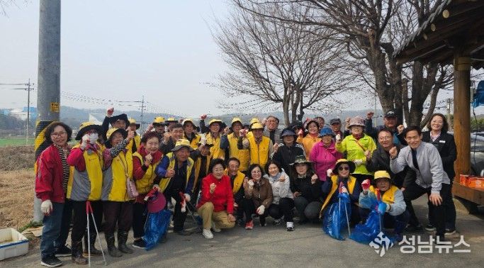 이천시 호법면 환경봉사단, 새봄맞이 국토대청소 실시