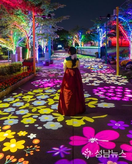 김해가야테마파크 야간개장 모습